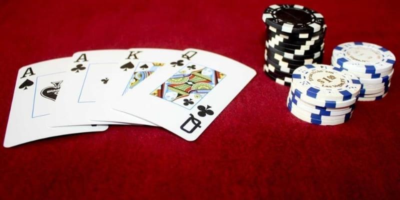 Mỗi nước đi đều mang tính chiến lược khi chơi poker